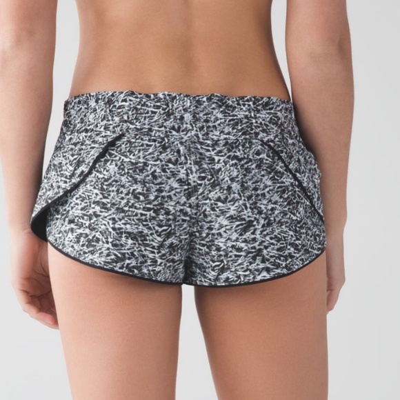 Lululemon Surf Short II Reversible Size 2 Black Mini Ripple White Seal Grey - Picture 6 of 9